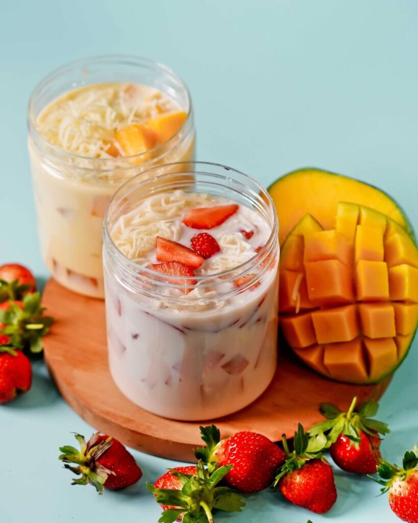 Mango and Strawberry Greek Yoghurt Bark, frozen yogurt bark recipe
