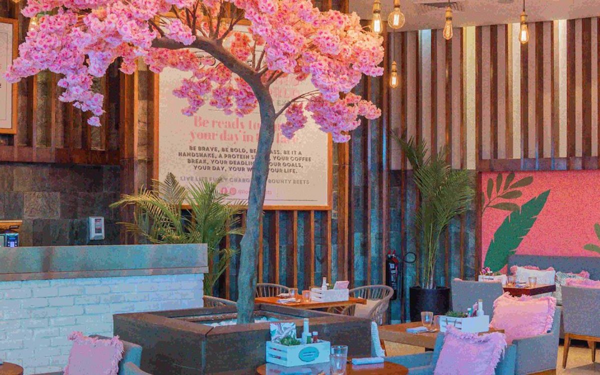 The dining room at Bounty Beets, Le Meridien Mina Seyahi